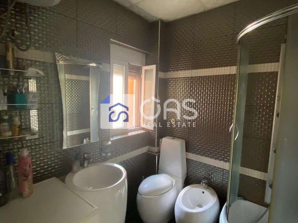 Shitet apartament 2+1 tek Rruga e Durrsit