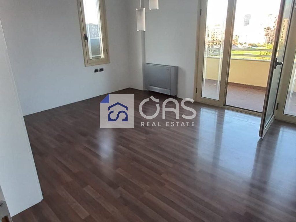 Shitet apartament 2+1+2 tek Liqeni Artificial