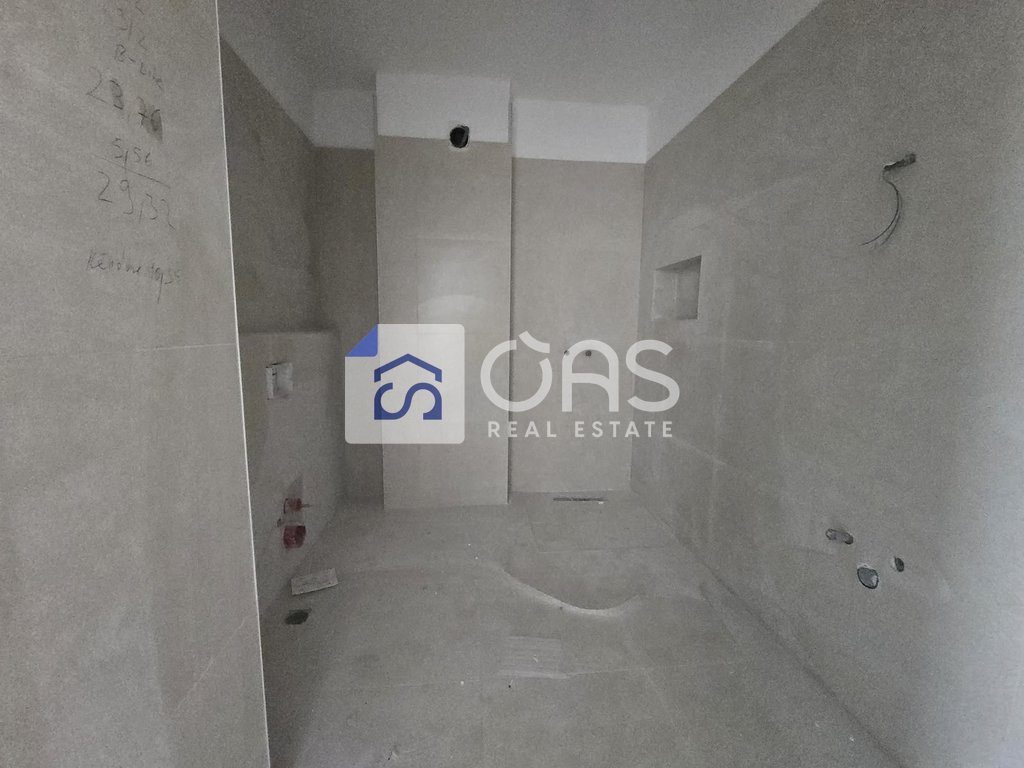 Shitet apartament 2+1 tek Dritan Hoxha (Kompleksi Aura)