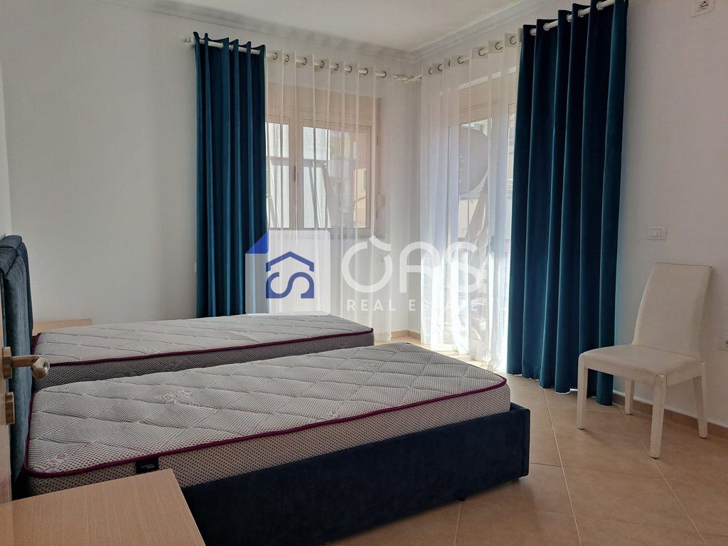 Jepet apartament me qera 2+1+ garazhd tek Liqeni i Tiranes