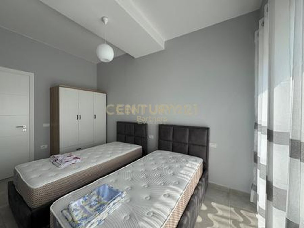 JAPIM ME QIRA APARTAMENT 2+1+2 + Post Parkimi. PRANË SHKOLLËS "NIKET DARDANI", RRUGA BARDHYL