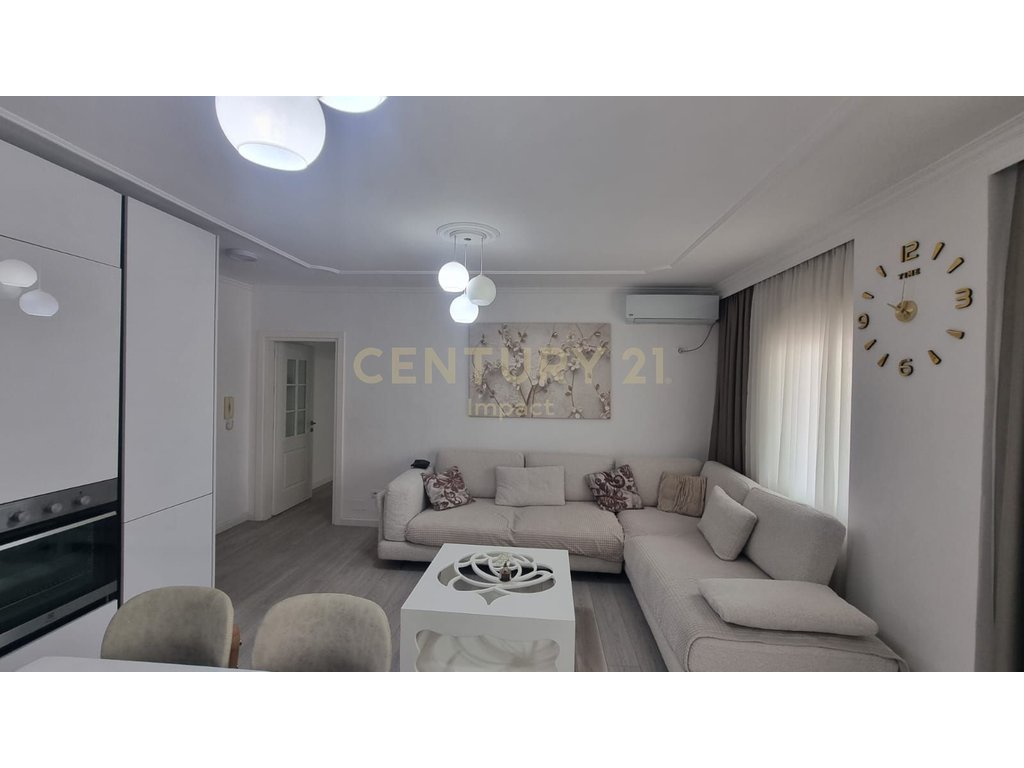 Apartament 2+1 Me Qira në Ish Parku, Tiranë - 800.00€!