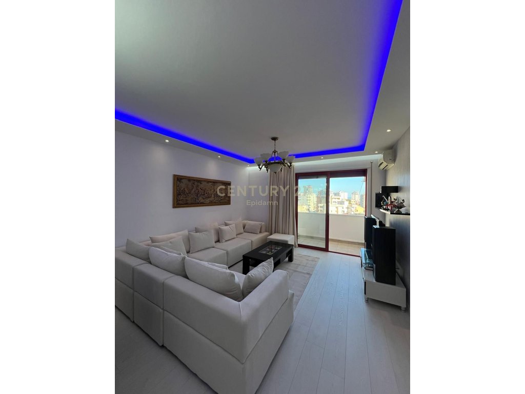 APARTAMENT ME QIRA 2+1+2 DHE GARAZHD PRANE GJYKATES NE DURRES!