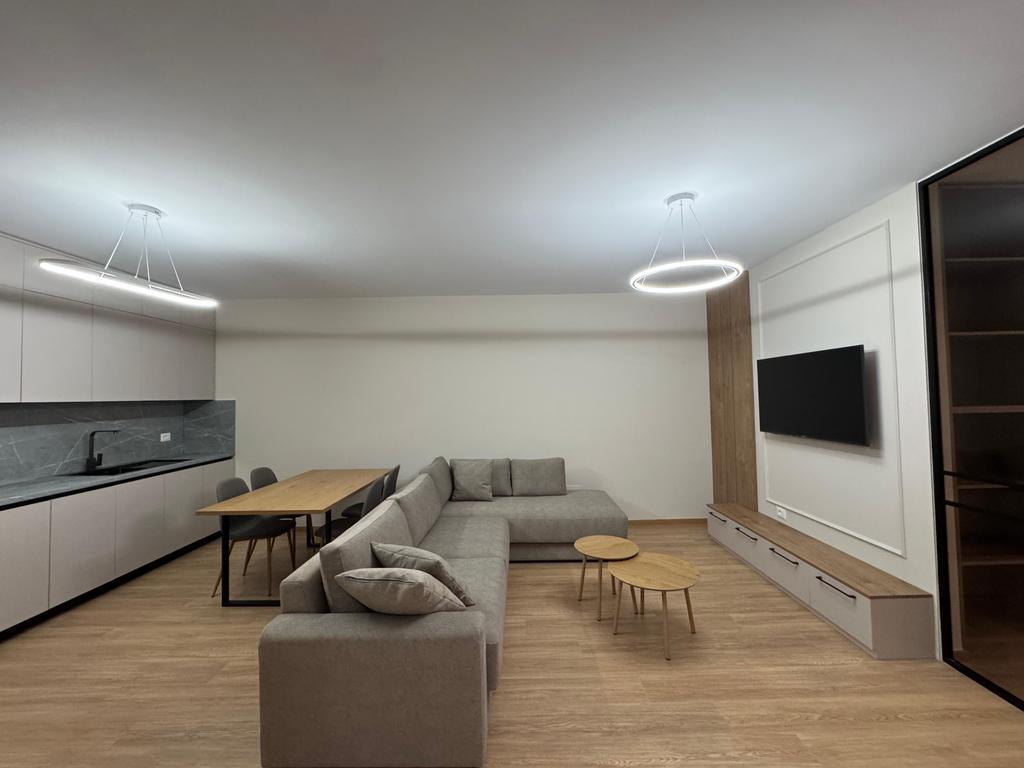 Apartament modern 1+1 per qira me verandë tek Kopeshti Botanik!