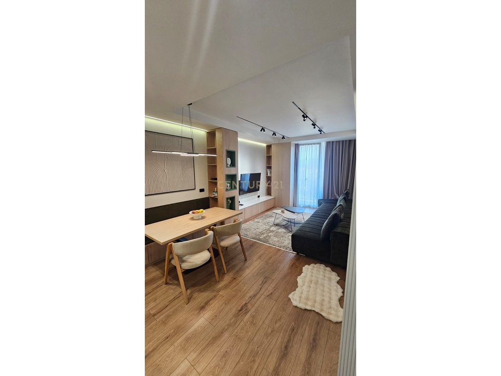 "Golden Tower Residence" – Apartament Premium 1+1 me Qira