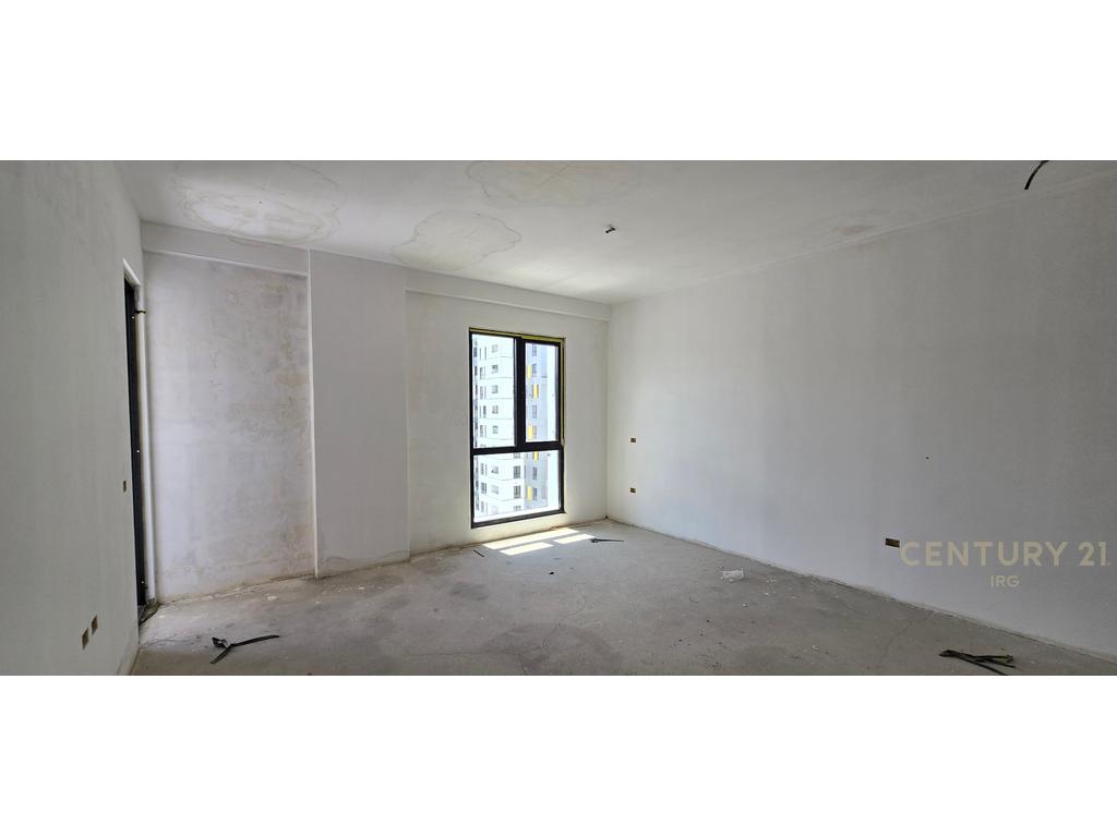 SHITEN 2 APARTAMENTE TE SQUARE 21-MUNDESI KTHIMI NE DUPLEX
