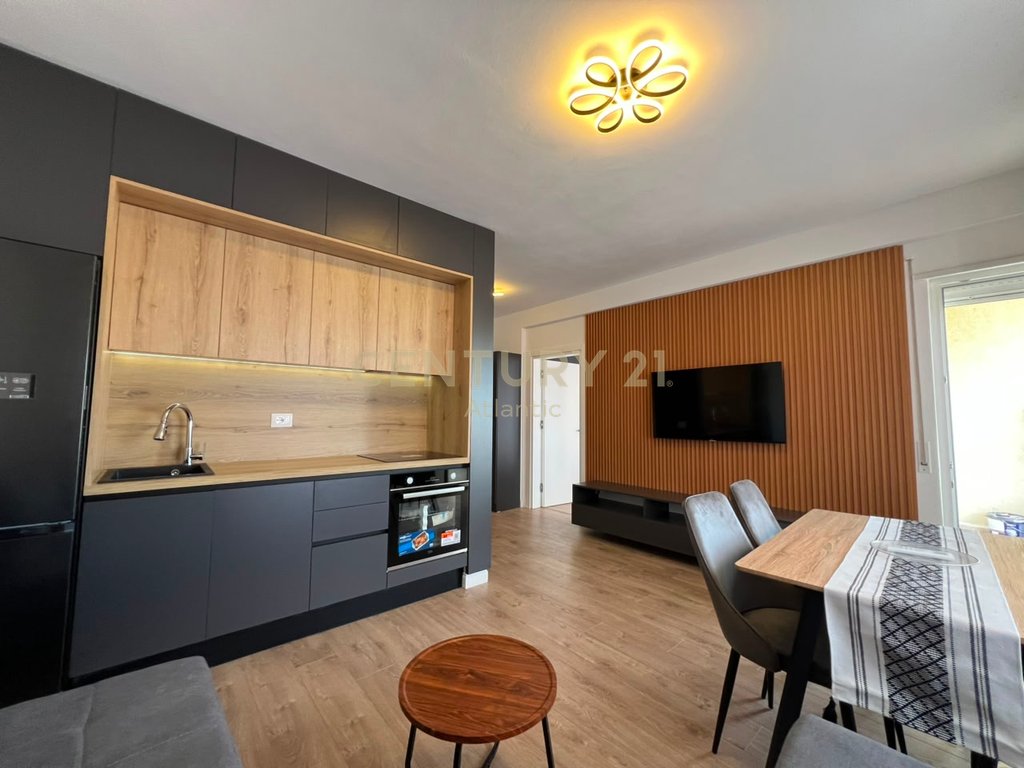 SHITET APARTAMENT 1+1 I MOBILUAR NE SHKEMBIN E KAVAJE DURRES !