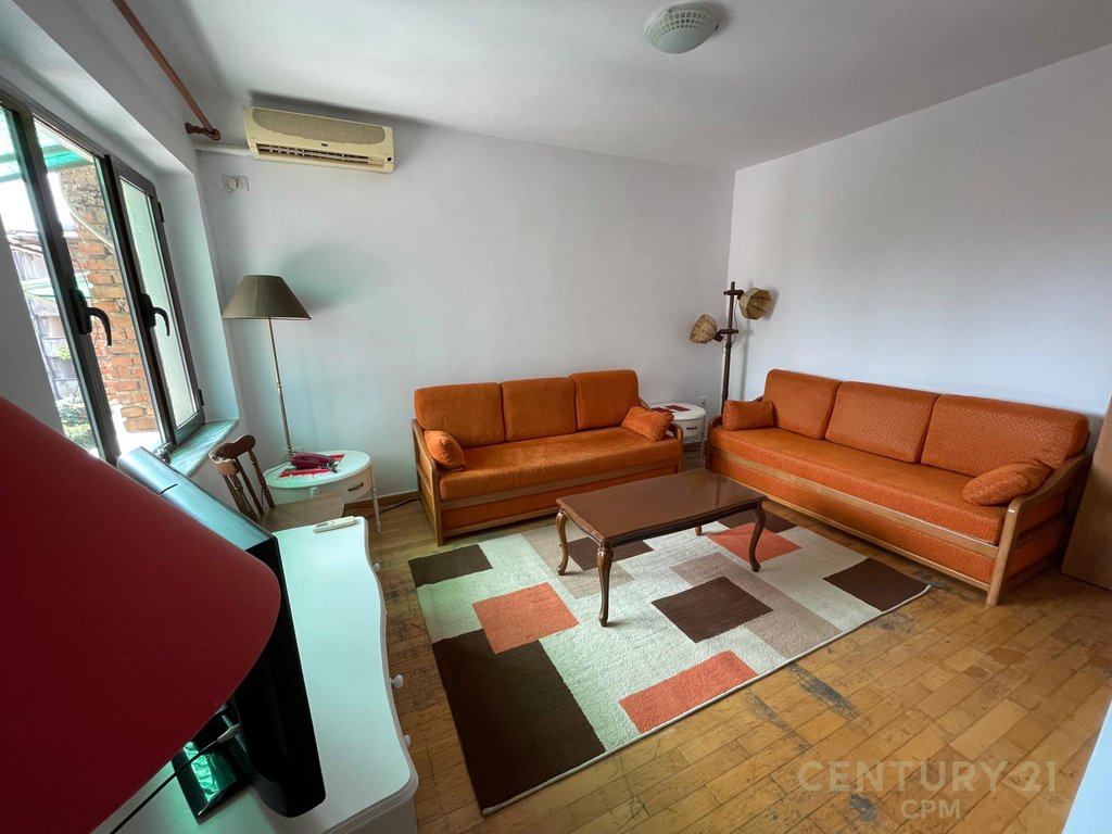 Apartament 2+1 Me qira tek Pazari Ri, Tiranë - 60.000ALL | 80 m²