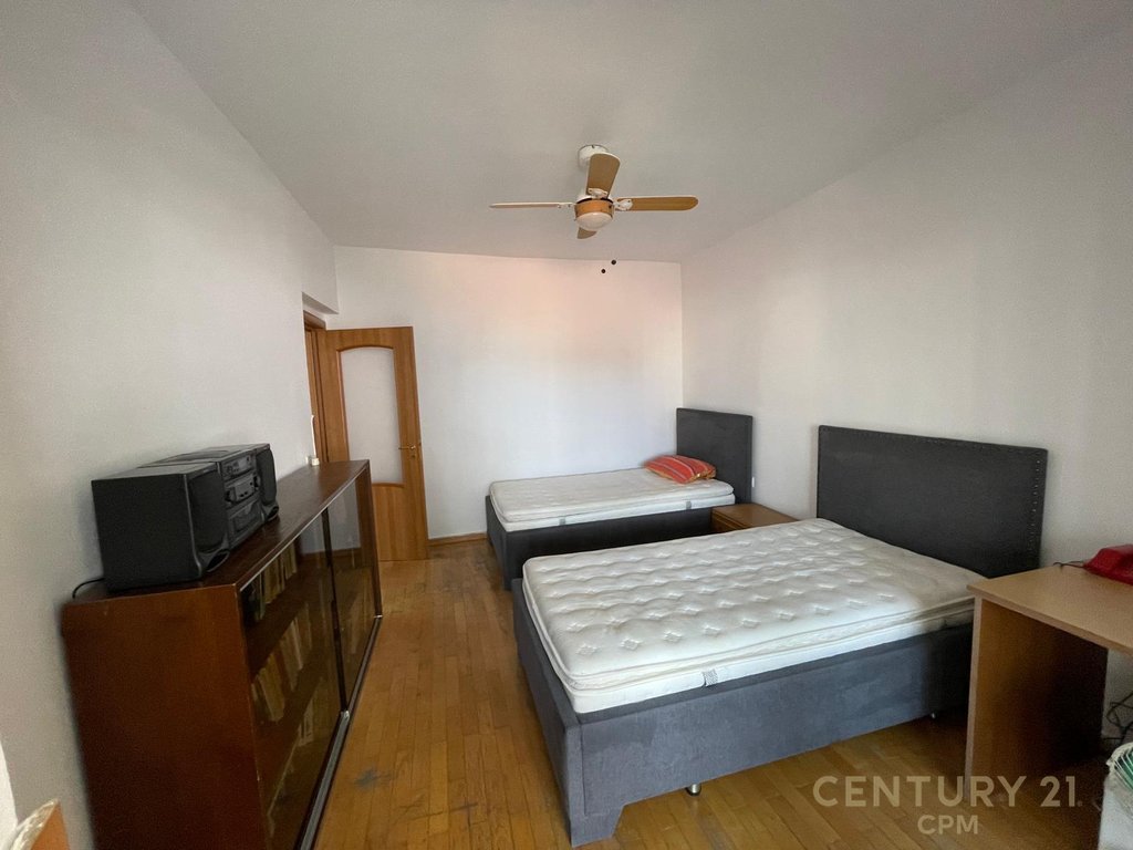 Apartament 2+1 Me qira tek Pazari Ri, Tiranë - 60.000ALL | 80 m²