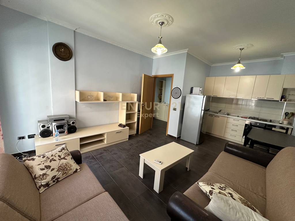 Shitet apartament 1+1 te Shkembi i Kavajes