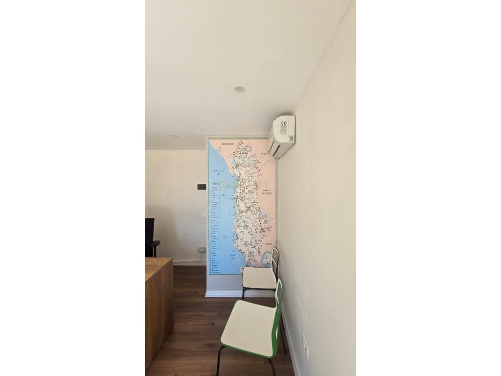 Jepet me Qira Dyqan në Plazh – Stacioni i Parë, Durrës