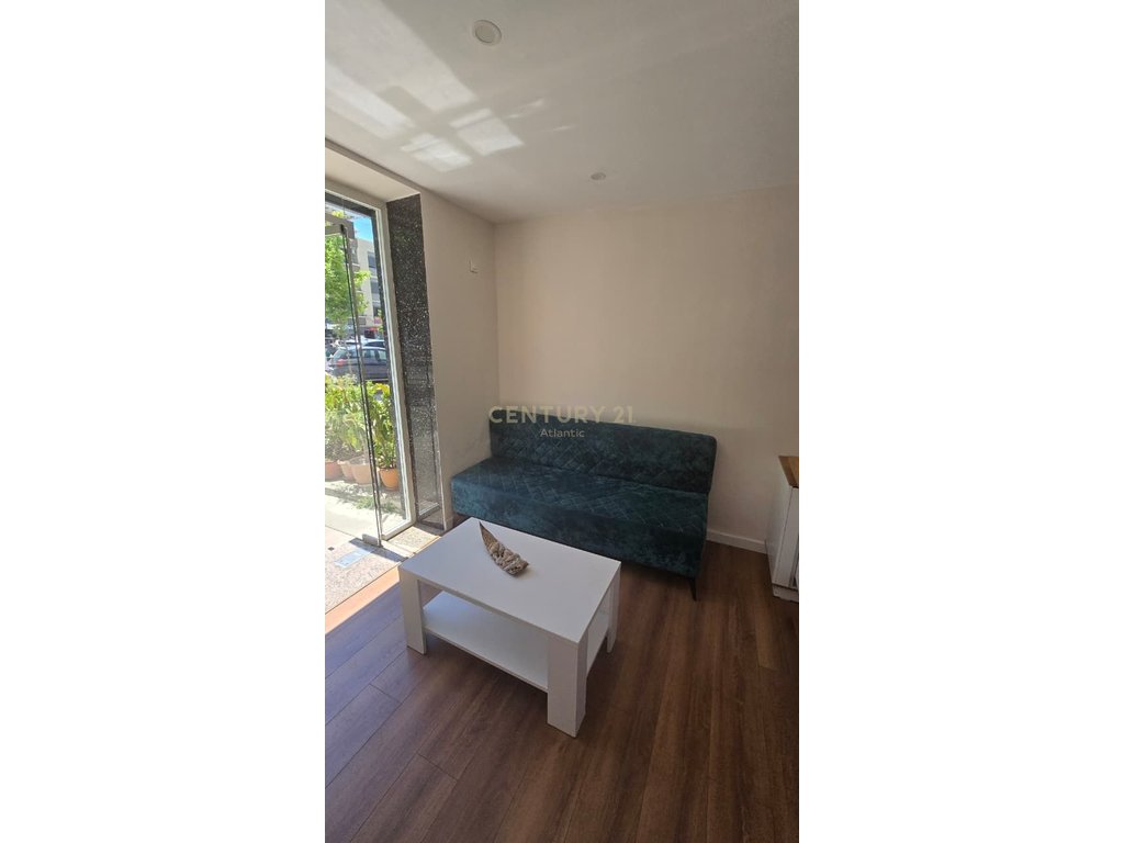 Jepet me Qira Dyqan në Plazh – Stacioni i Parë, Durrës