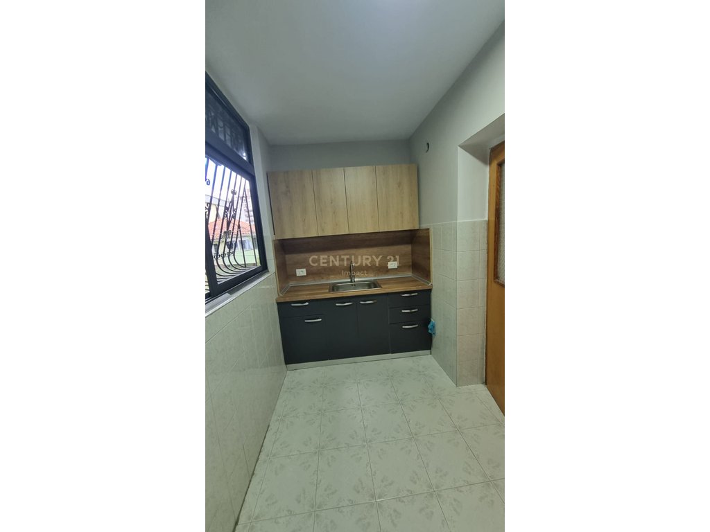 Apartament 2+2 Me Qira në Myslym Shyri, Tiranë - 500€