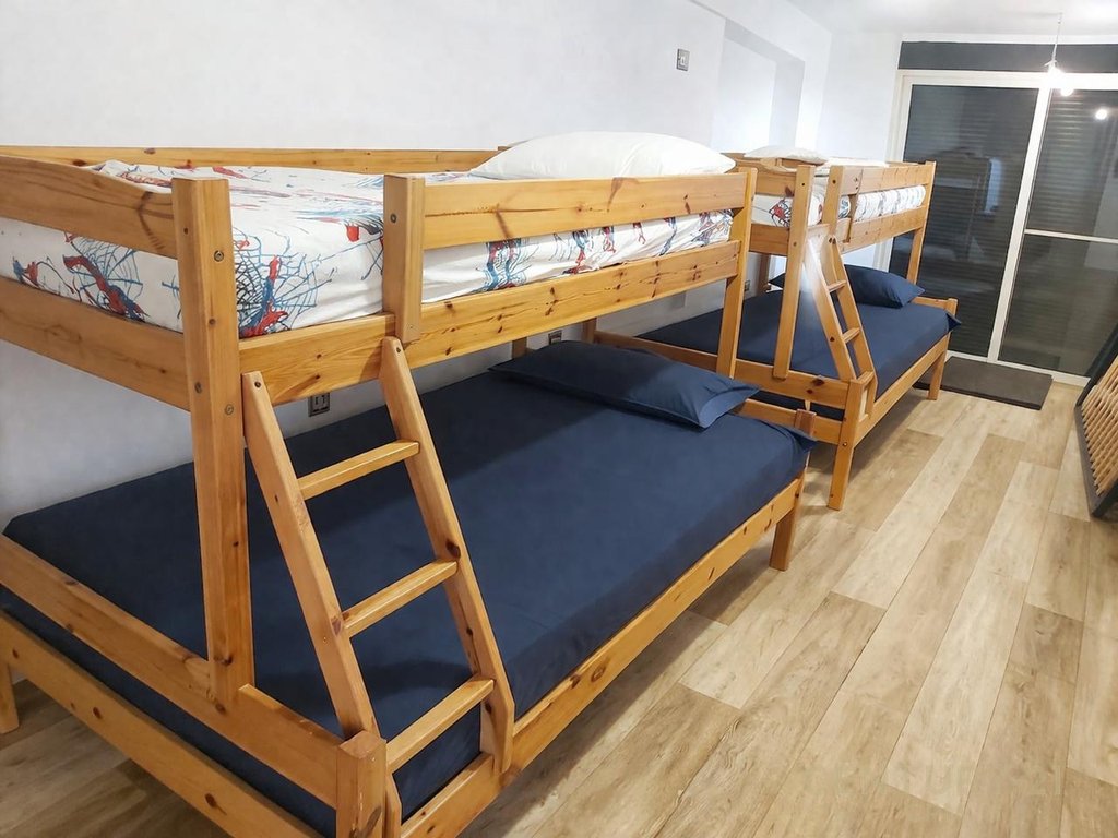 SHITET SUPER APARTAMENT  2+1+2  NE GOLEM , I INVESTUAR DERI NE DETAJE ME VERANDE TE MADHE DHE PAMJE NGA DETI