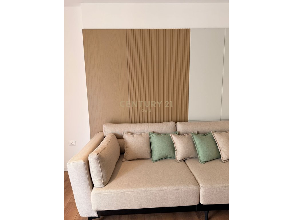 Apartament 2+1 per shitje te Golden Tower