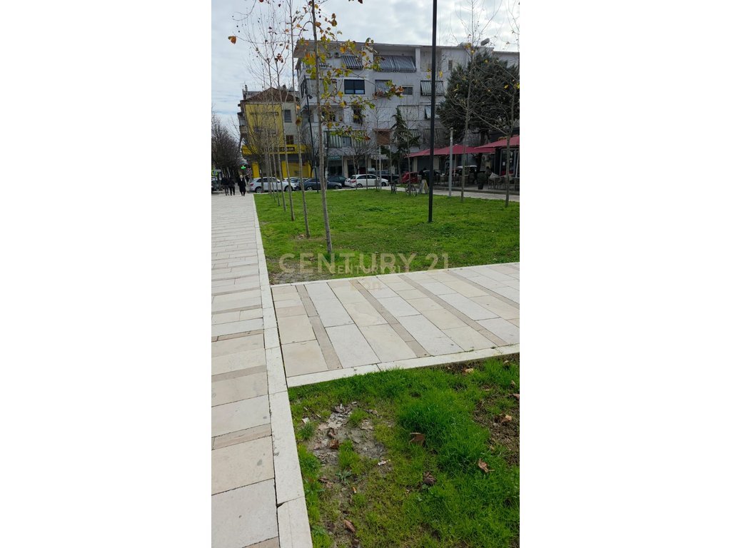 SHITET LOKAL TEK MUZEU I DESHMOREVE, DURRES !!!