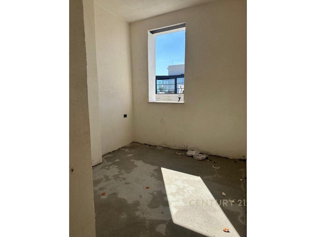 Penthouse 2+1 Shitet në Golem, Durrës - 300,000€ | 75 m² + 137m2 Verand Pamje Deti!