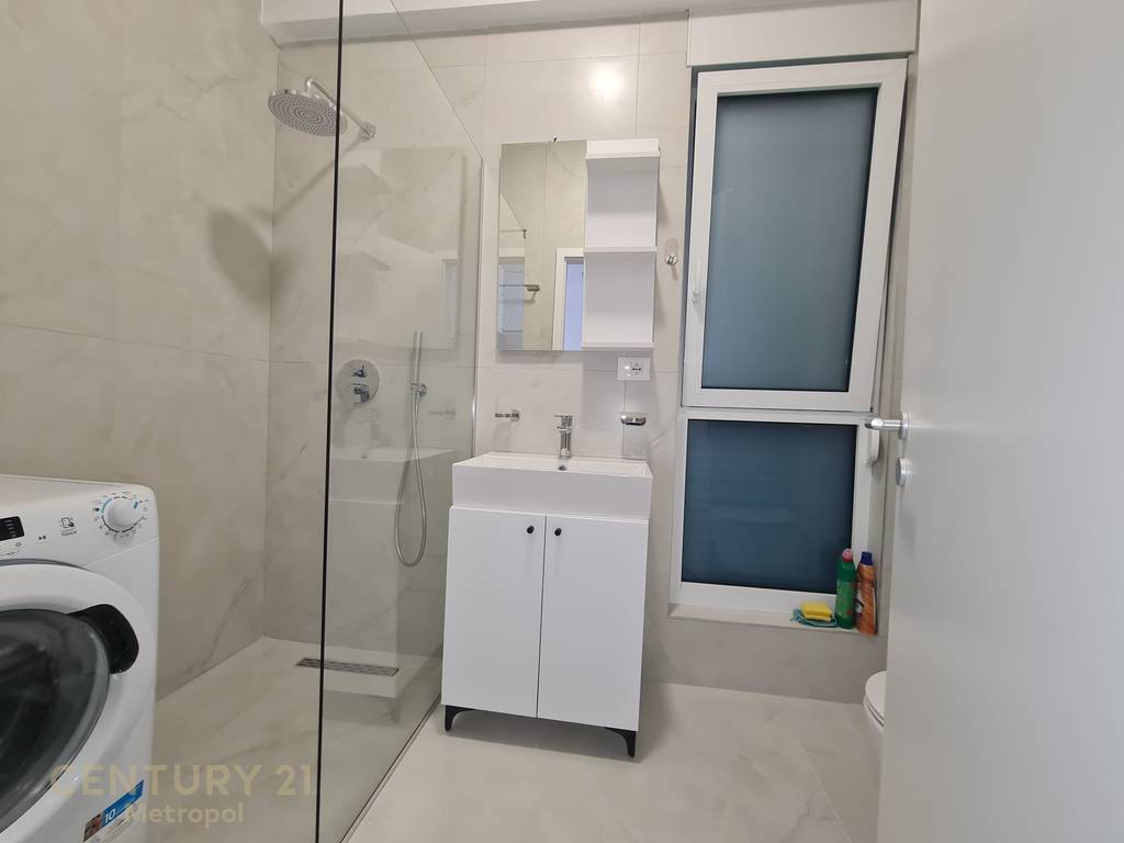 OFROJ PER QIRA APARTAMENT TE SAPO ARREDUAR 1+1 NE SHKOZE!