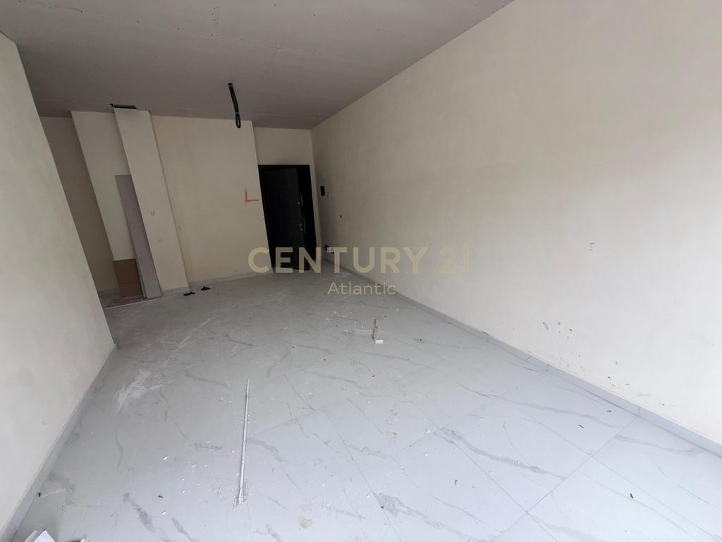 Shitet Apartament 2+1+27m² Verande,  në Golem-Durres 90000€ | 109 m²