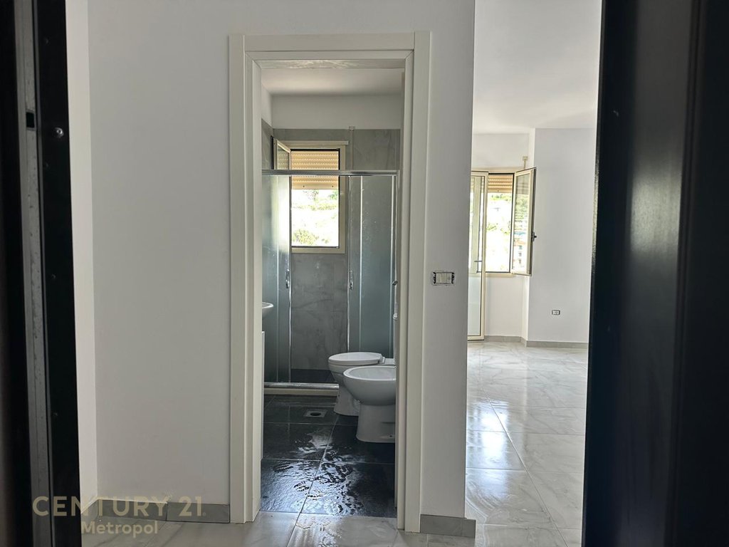 Studio Për Shitje në Lungomare, Vlorë !