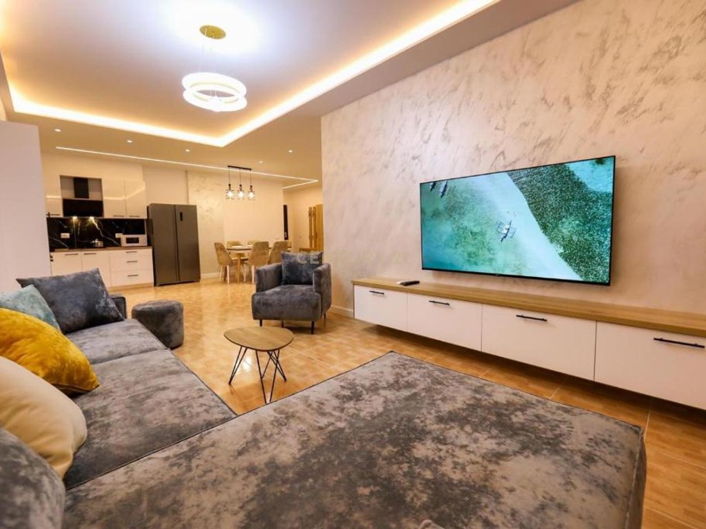 JEPET ME QIRA APARTAMENT 2+1,LINJA E PARE  PAMJE PLOTE NE DET TE "RRAPI"