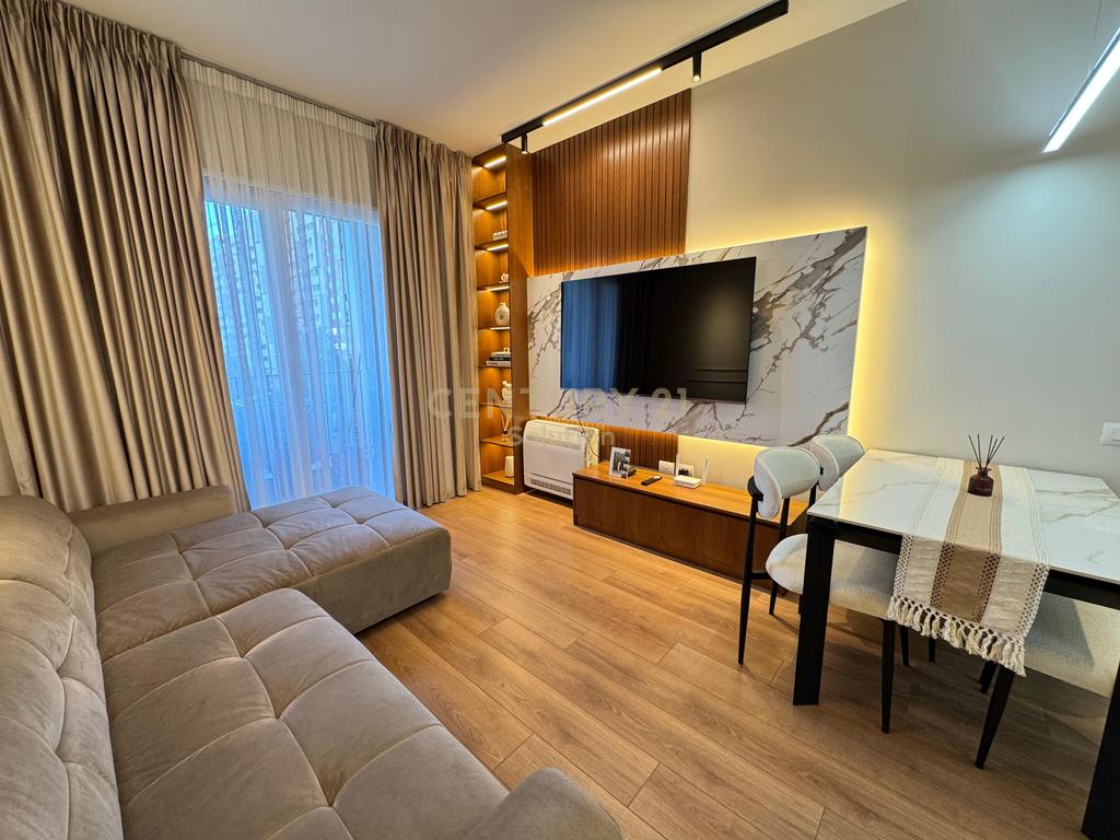 APARTAMENT 1+1 PER SHITJE PRANE PALLATIT ME SHIGJETA !