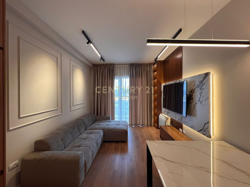 APARTAMENT 1+1 PER SHITJE PRANE PALLATIT ME SHIGJETA !