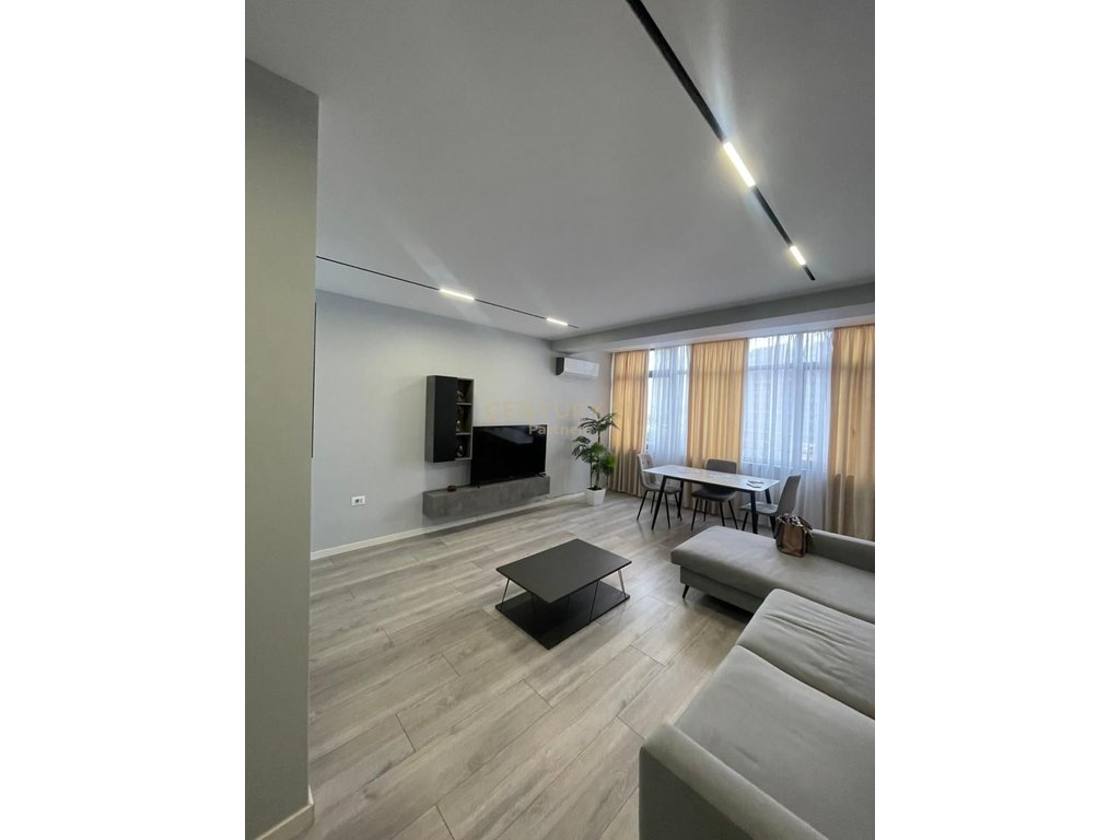 SHITET APARTAMENTI 2+1 21 DHJETORI TIRANË