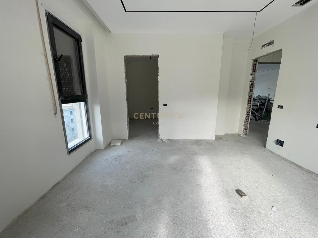APARTAMENT LUKSOZ PREMIUM 2+1+2 NE SHITJE+GARAZH