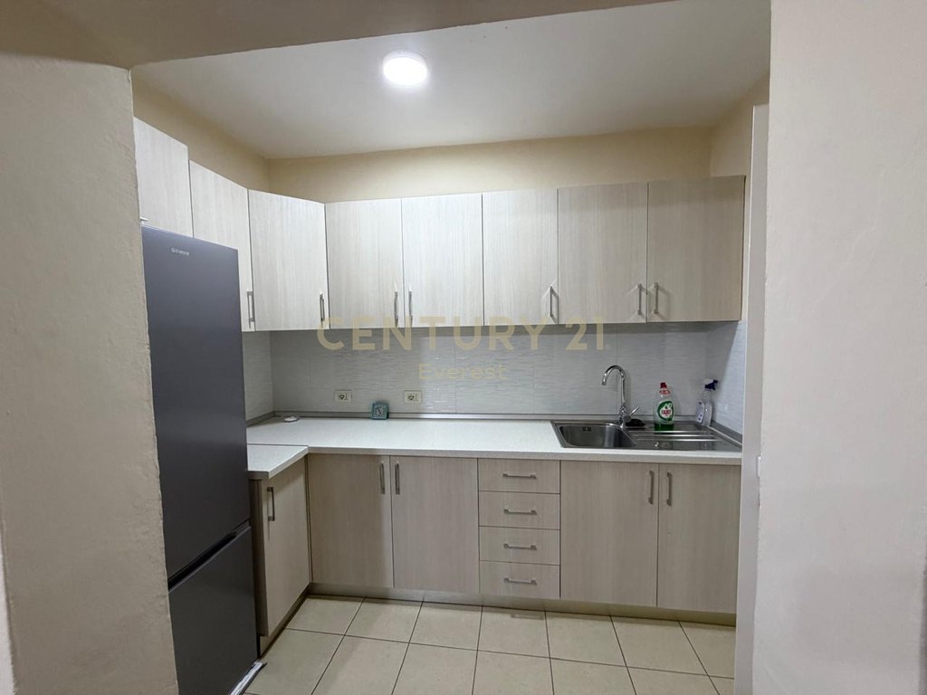 XHAMIA E TABAKEVE, APARTAMENT 2+2+2 PER QIRA