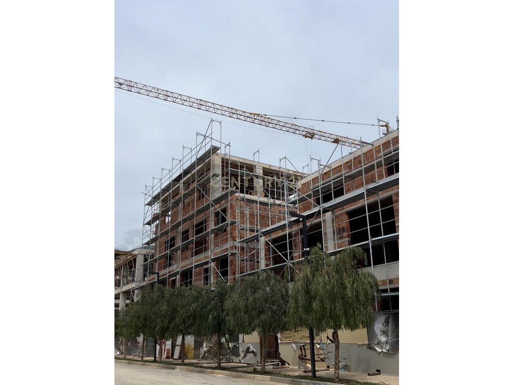 Apartament 2+1+Depo+Verande tek Residenca “Square Village”Dhërmi
