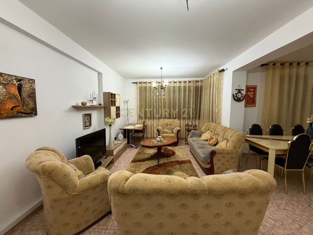 JEPET APARTAMENT 2+1+2+BALLKON ME QIRA NE ZONEN E ISH BLLOKUT !!!