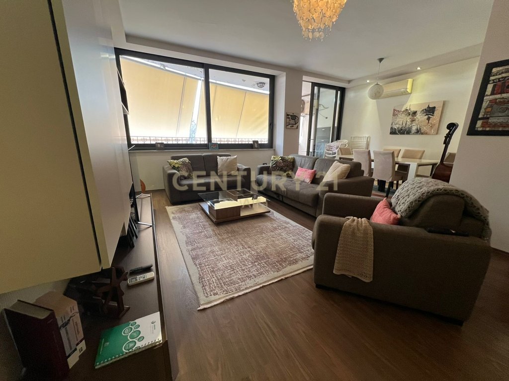 Apartament 3+1+2 për Qira në Ish-Bllok