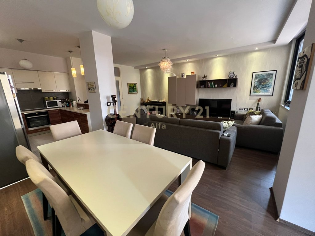Apartament 3+1+2 për Qira në Ish-Bllok