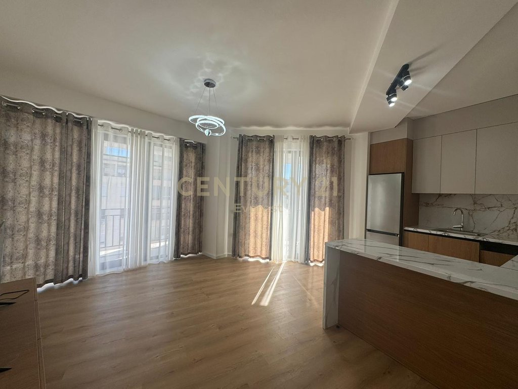 ASTIR, APARTAMENT 2+1 PER QIRA