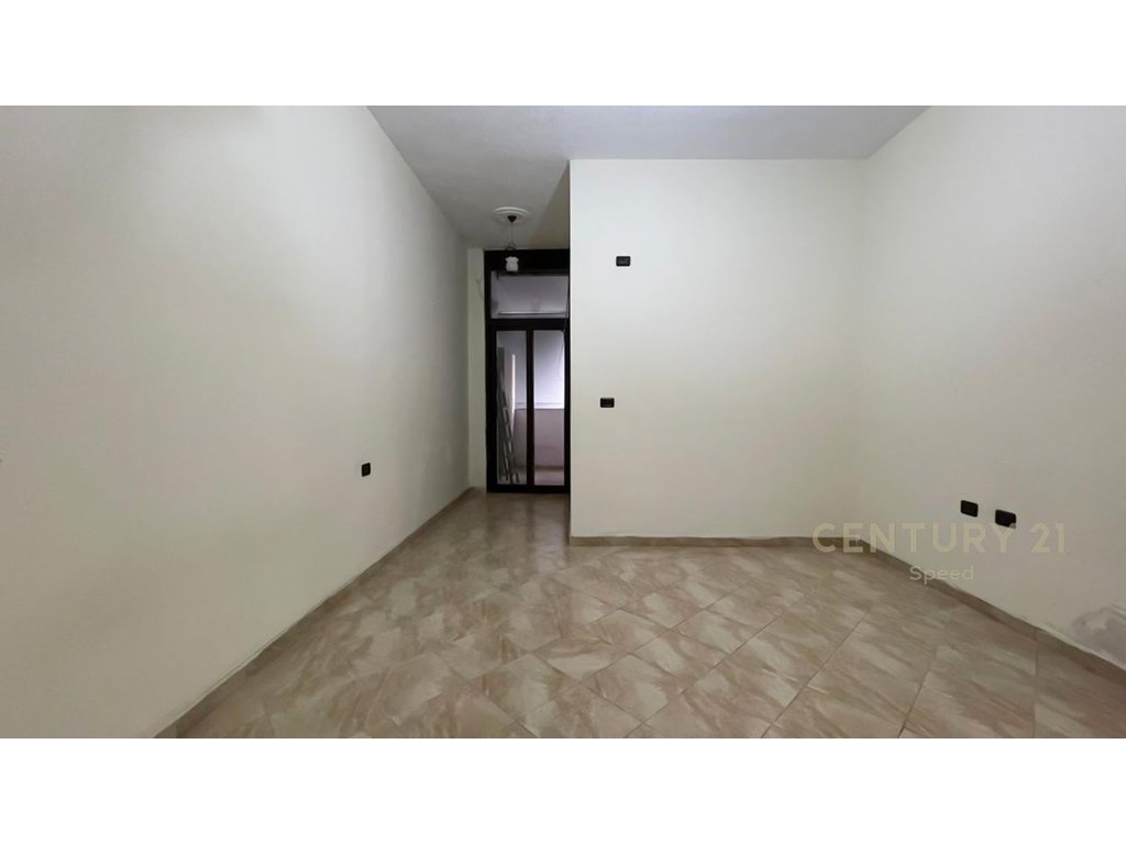 Japim Me Qira Ambjent Zyrash Tek Kompleksi Panorama