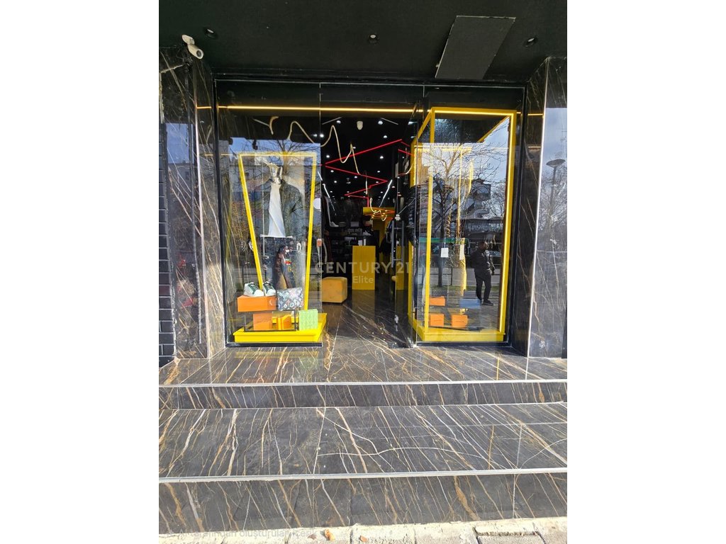 SHITET BIZNESI BUTIK NE VASIL SHANTO, RRUGE KRYESORE!
