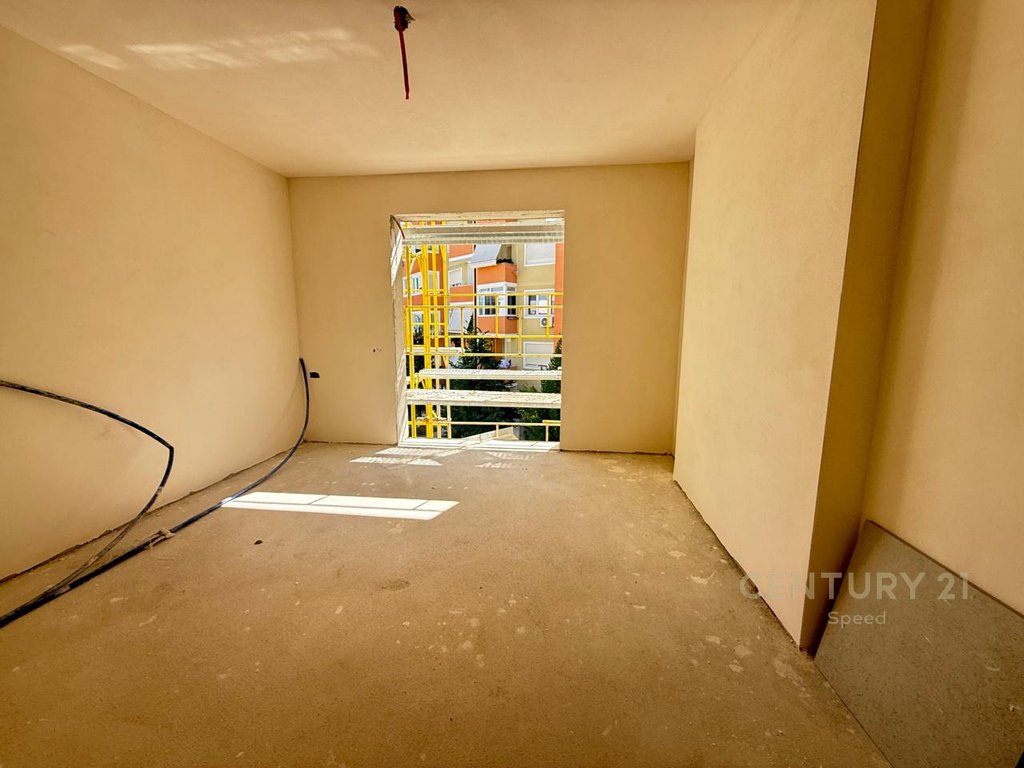 Apartament 1+1 Për shitje tek Liqeni i Thatë!