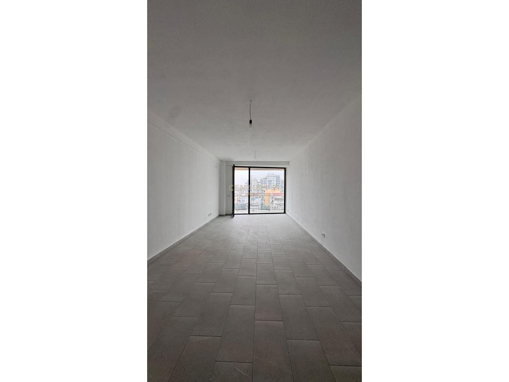 Shitet apartament 3+1+2 + post parkimi te perfshire ne cmim tek Mine Peza!