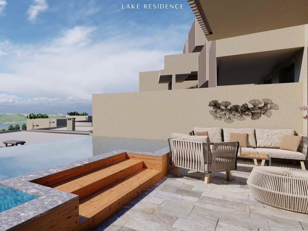 VILE ME PISHINE PER SHITJE NE SWAN LAKE RESIDENCES !