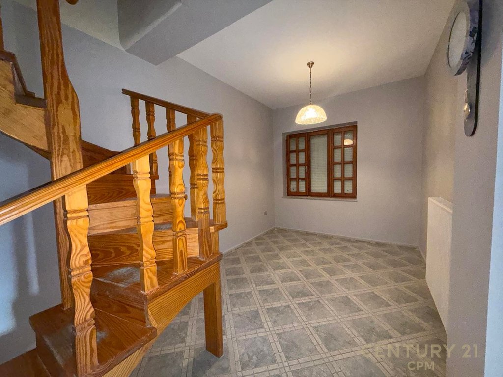 Triplex me qira per zyre tek Shkolla Mihal Grameno!