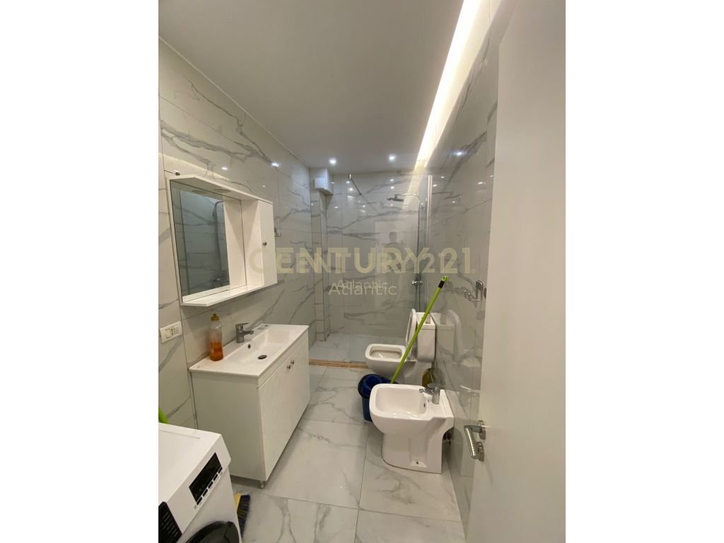 JEPET ME QIRA APARTAMENT 2+1 VIJE E PARE ME DETIN , PLAZH RROTA KUQE !