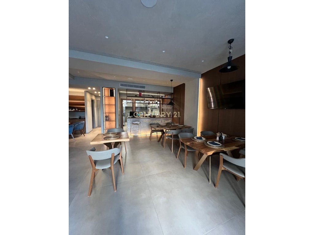 Shitet Ambient Komercial/Restorant tek Kodra e Diellit