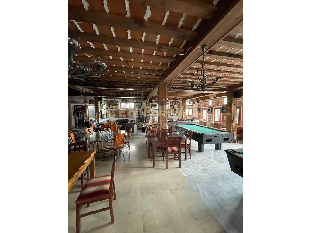 BAR-RESTORANT ME QIRA, VENDOSUR TEK RRETH-RROTULLIMI I SHKOZES!