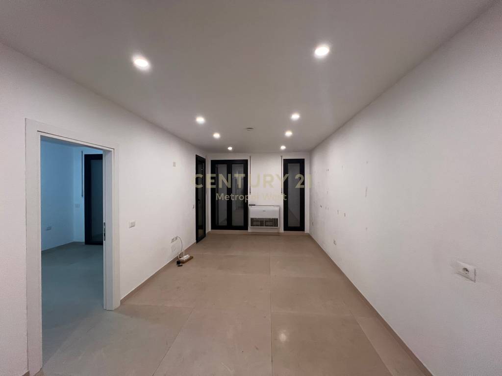 Apartament 1+1 për Zyrë, QSUT
