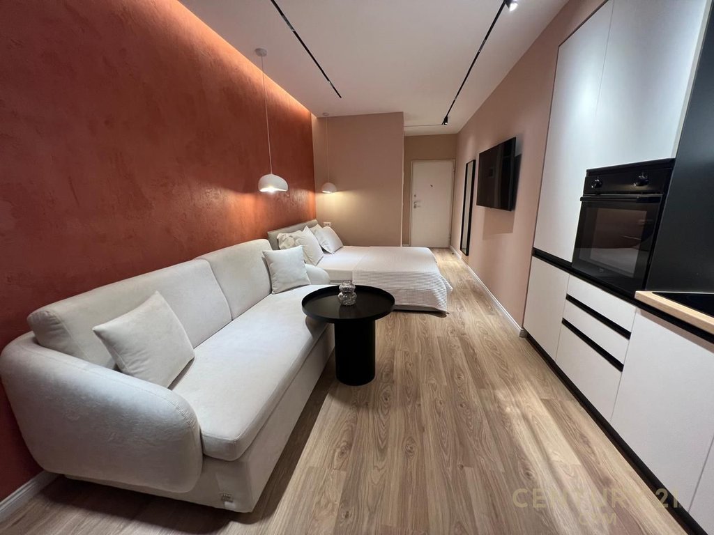Apartament Studio me qira ne Qender, fillimi i rruges se Kavajes!