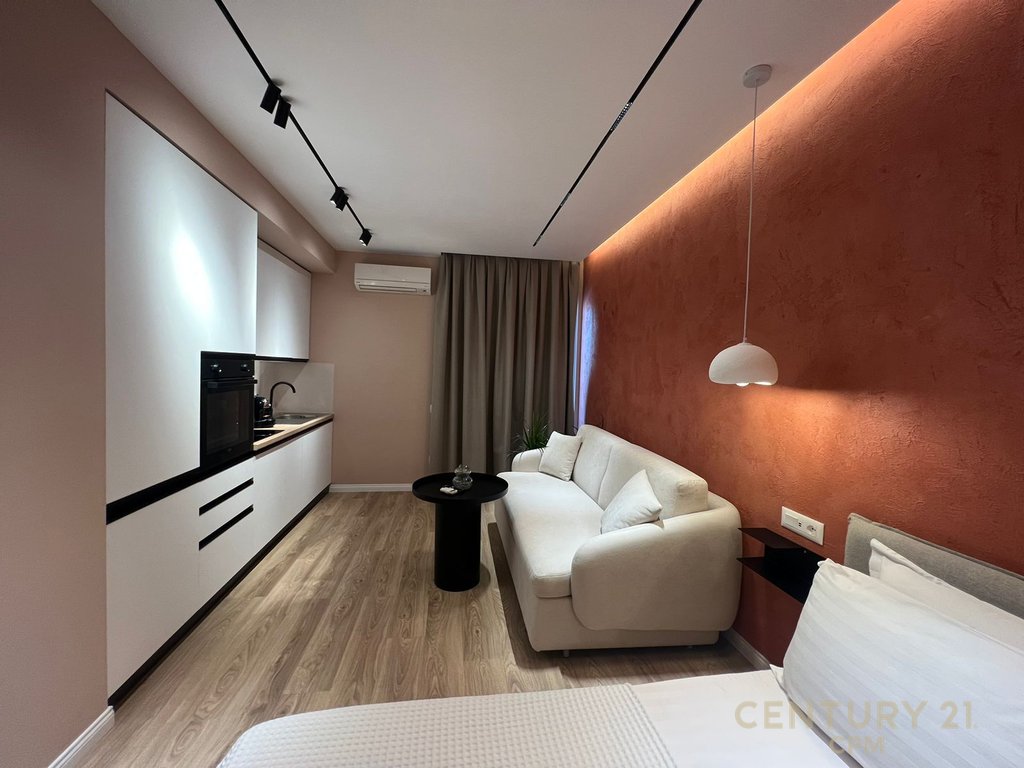 Apartament Studio me qira ne Qender, fillimi i rruges se Kavajes!