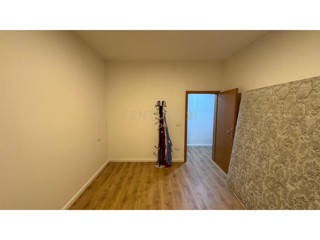 JEPET ME QIRA APARTAMENT 2+1+2 PRANE RRUGES SE RE TE PORTIT!