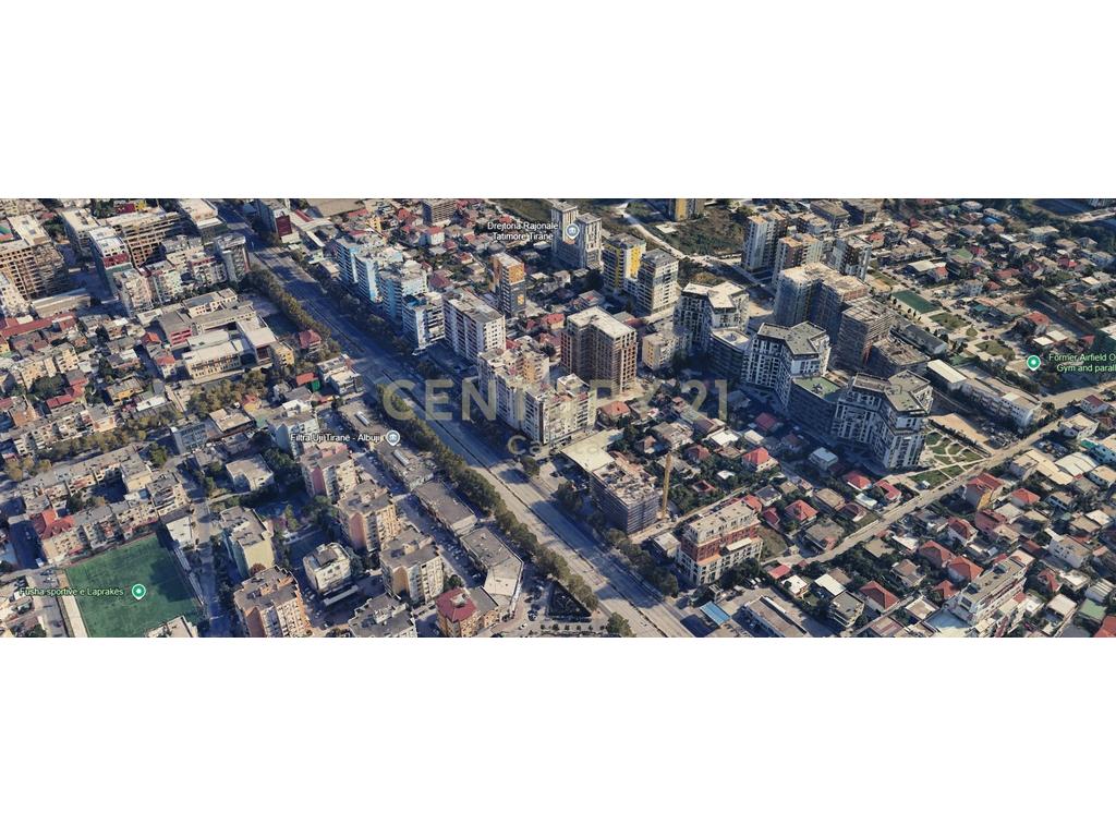 Dyqan/ambient biznesi në shitje, Tiranë buze rruges Dritan Hoxha me vetrate 24 metra, Tiranë - 2,150,000€ | 450 m²