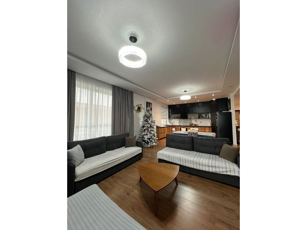 LUKS DHE PANORAMË NGA DETI – APARTAMENT 264 m², KATI I FUNDIT,VLORË!!!